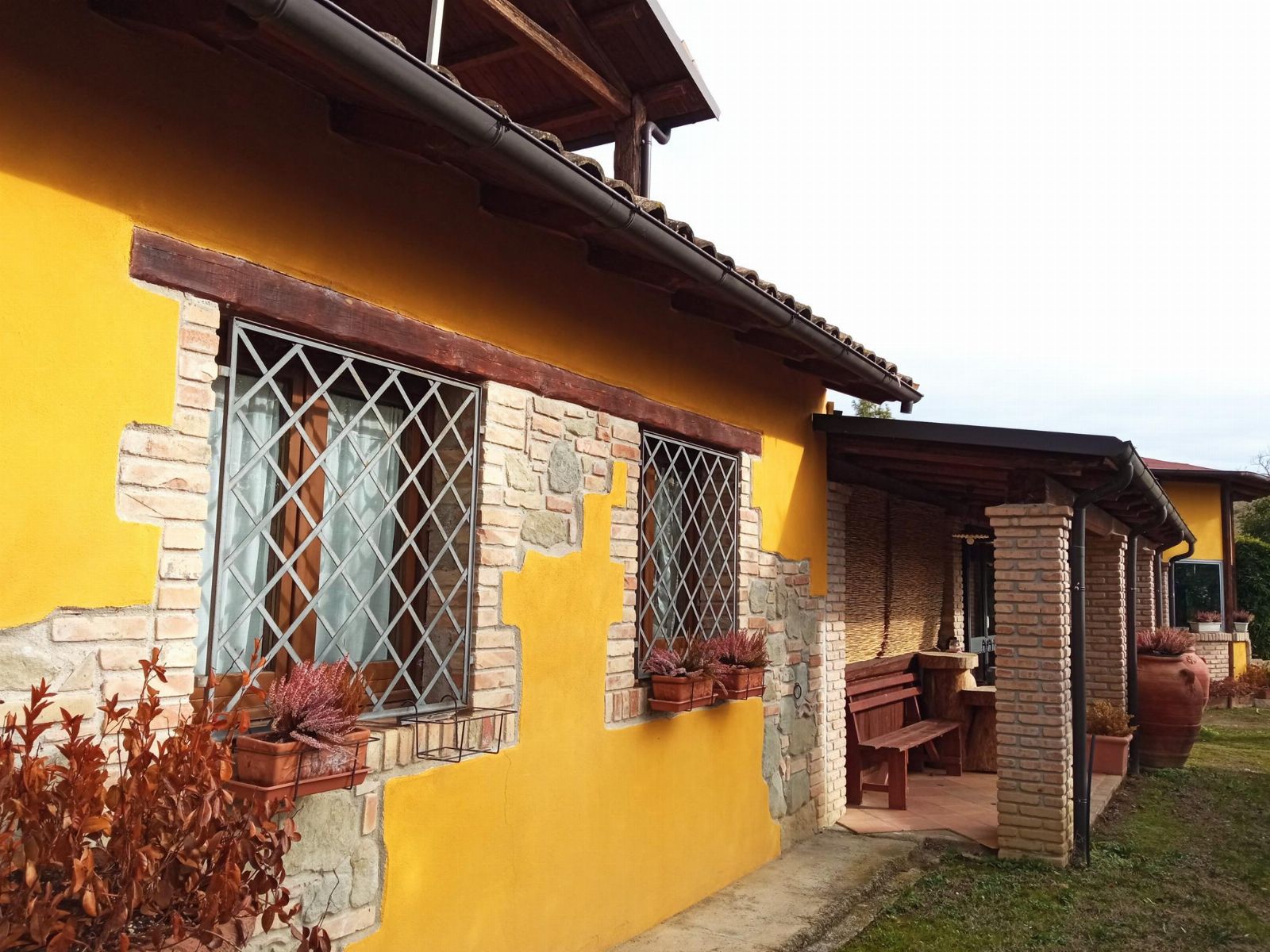 Strutura destinada a agriturismo a Torricela Sicura (TE)