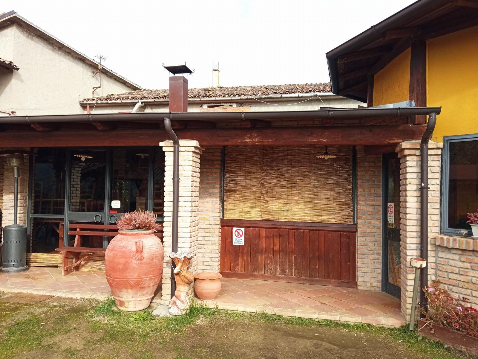 Strutura destinada a agriturismo a Torricela Sicura (TE)