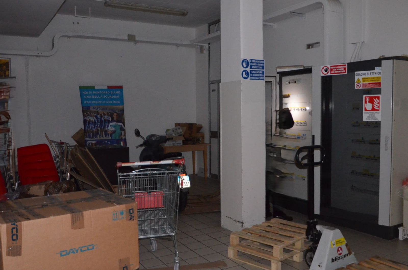 asta Magazzino a Trieste 00013 asta Magazzino a Trieste 00013